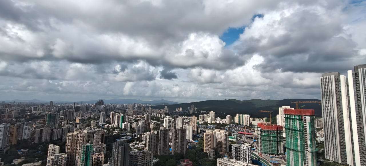 Rustomjee Summit 3 BHK (1)