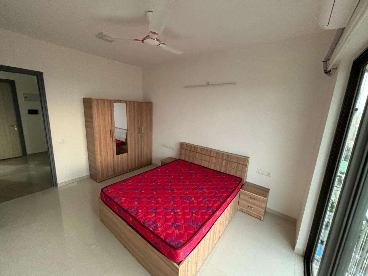 Rustomjee Summit 3 BHK (10)