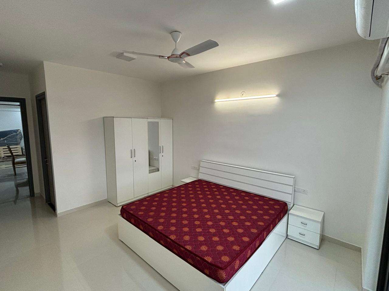 Rustomjee Summit 3 BHK (11)