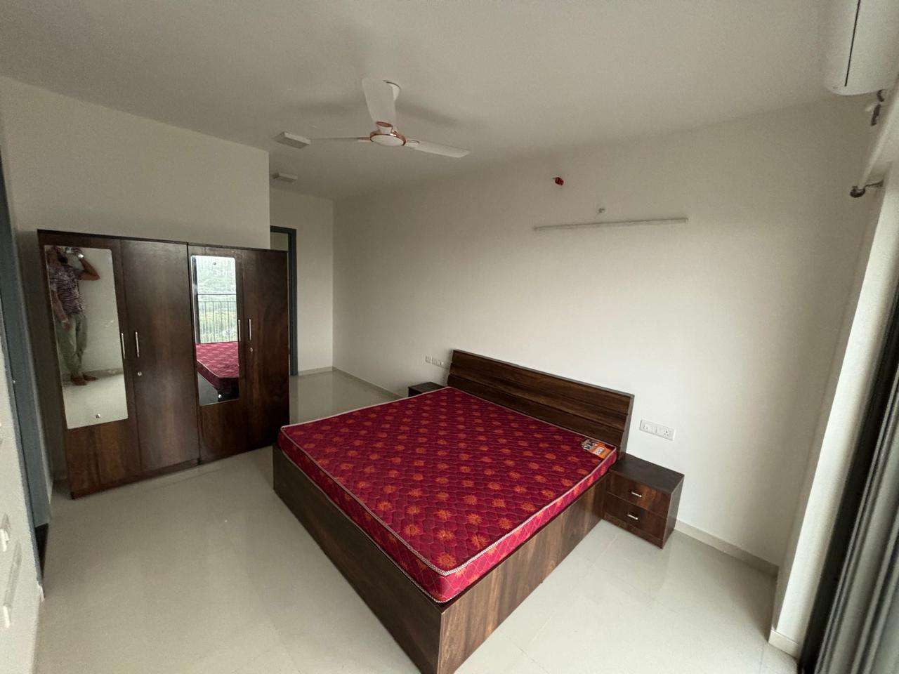 Rustomjee Summit 3 BHK (6)