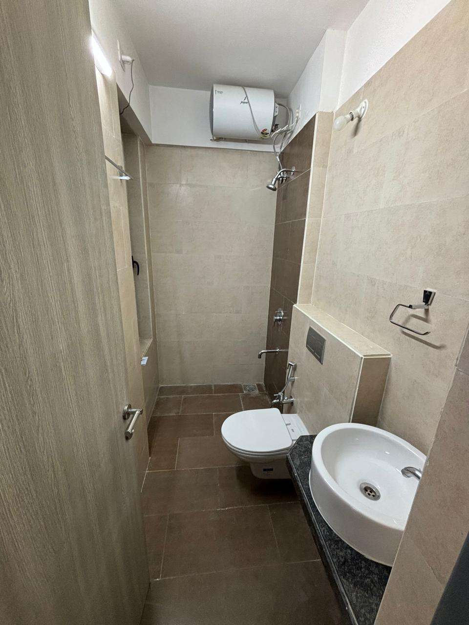 Rustomjee Summit 3 BHK (8)