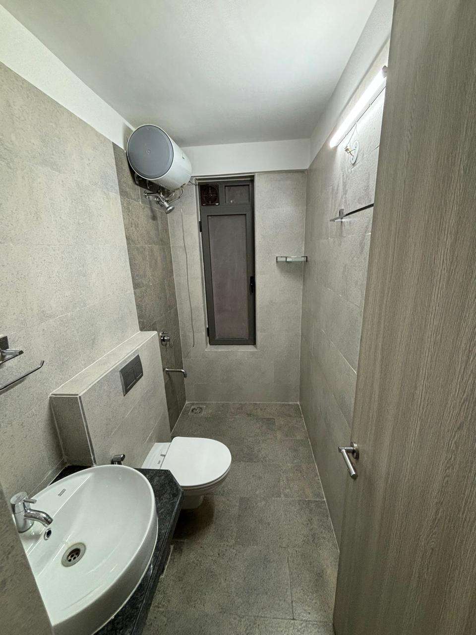 Rustomjee Summit 3 BHK (9)